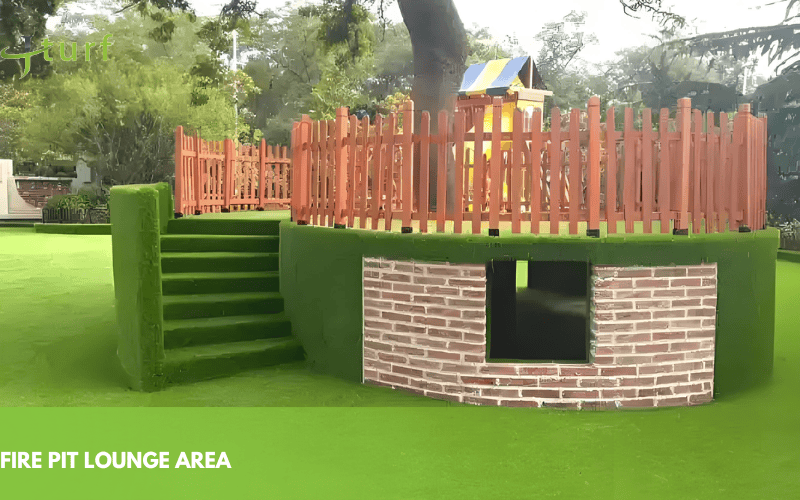 Más de 30 ideas de césped artificial y pavimentación para elevar cualquier espacio exterior en 2025 3 fire pit lounge area with artificial turf brick structure and wooden fence