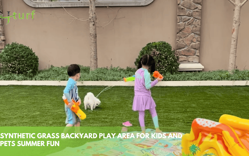 46 ideas inspiradoras de césped artificial para transformar tu espacio exterior Área de juegos de césped sintético para el patio trasero para niños y mascotas, diversión de verano.